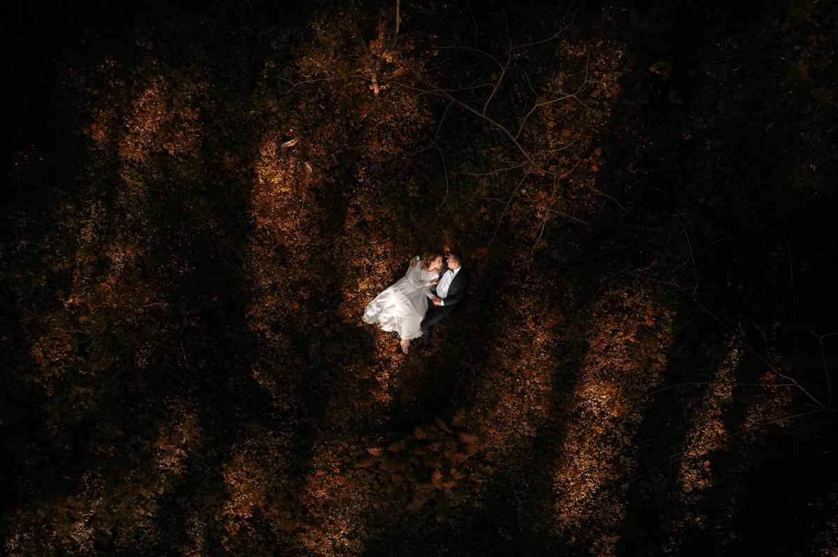 Dron w fotografii ślubnej