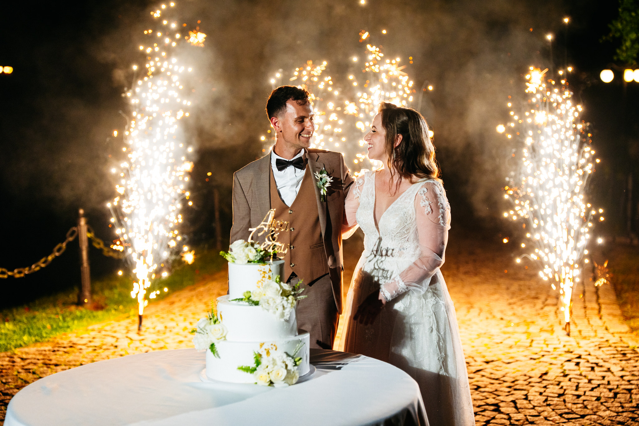 Wesele Zamek Dubiecko – tort weselny z fajerwerkami